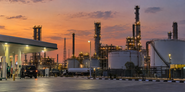 Dangote Refinery Cuts Petrol Gantry Price as Crude Oil Falls